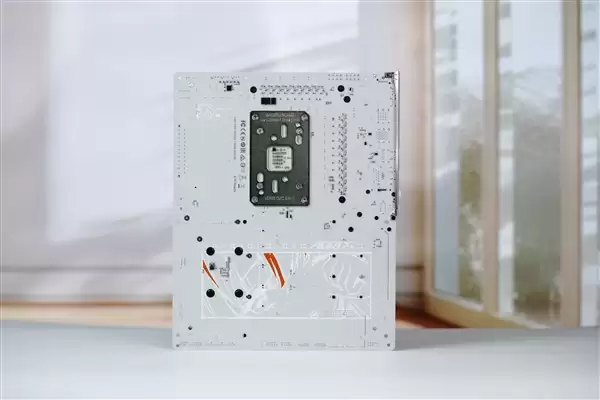 雕妹二次元设计!技嘉B850 AORUS ELITE-P ICE主板图赏_wishdown.com 雕妹二次元设计!技嘉B850 AORUS ELITE-P ICE主板图赏_wishdown.com