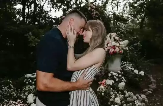 霉霉婚礼庆典细节曝光:全员禁用手机 派对开至凌晨_wishdown.com 霉霉婚礼庆典细节曝光:全员禁用手机 派对开至凌晨_wishdown.com