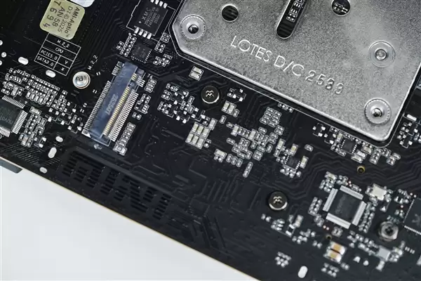 七彩虹iGame B850I MINI OC V14图赏:iGame Mini系列首款ITX主板_wishdown.com iGame Mini系列首款ITX主板!七彩虹iGame B850I MINI OC V14图赏