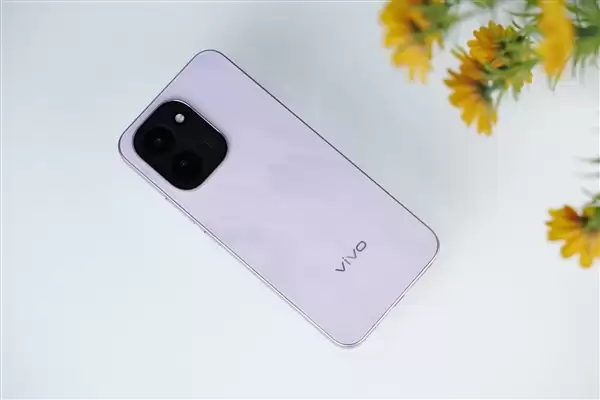 轻薄机身内置9000mAh电池,vivo Y600 Turbo图赏_wishdown.com 轻薄机身塞下9000mAh电池!vivo Y600 Turbo图赏