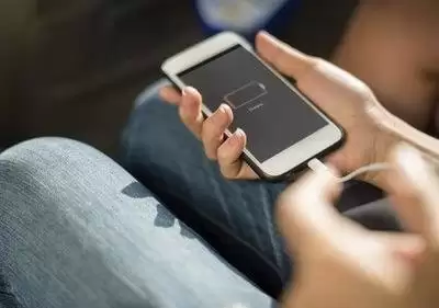 iPhone 17��ȷ��緽�� �ӳ��������