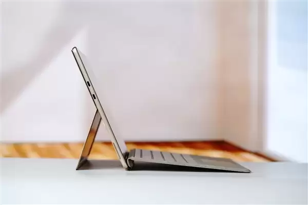 全能2合1 AI平板生产力拉满!全新13英寸Surface Pro图赏_wishdown.com 全能2合1 AI平板生产力拉满!全新13英寸Surface Pro图赏_wishdown.com