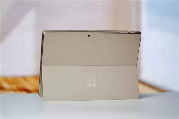 全能2合1 AI平板生产力拉满!全新13英寸Surface Pro图赏_wishdown.com 全能2合1 AI平板生产力拉满!全新13英寸Surface Pro图赏_wishdown.com