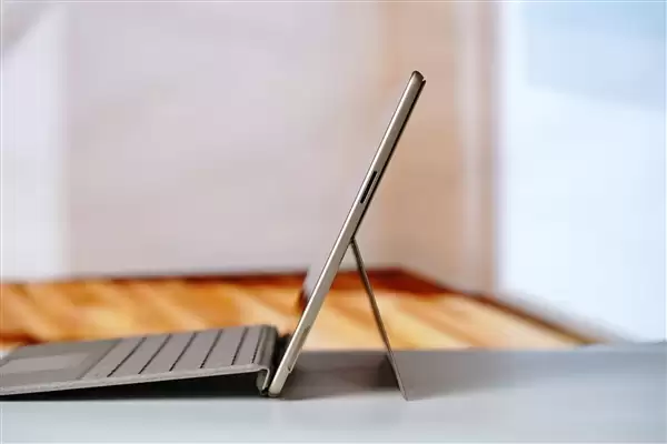 全能2合1 AI平板生产力拉满!全新13英寸Surface Pro图赏_wishdown.com 全能2合1 AI平板生产力拉满!全新13英寸Surface Pro图赏_wishdown.com