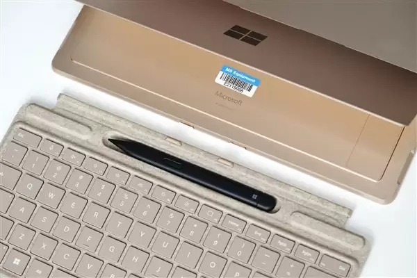 全能2合1 AI平板生产力拉满!全新13英寸Surface Pro图赏_wishdown.com 全能2合1 AI平板生产力拉满!全新13英寸Surface Pro图赏_wishdown.com