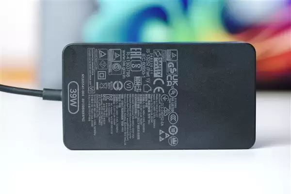 全能2合1 AI平板生产力拉满!全新13英寸Surface Pro图赏_wishdown.com 全能2合1 AI平板生产力拉满!全新13英寸Surface Pro图赏_wishdown.com