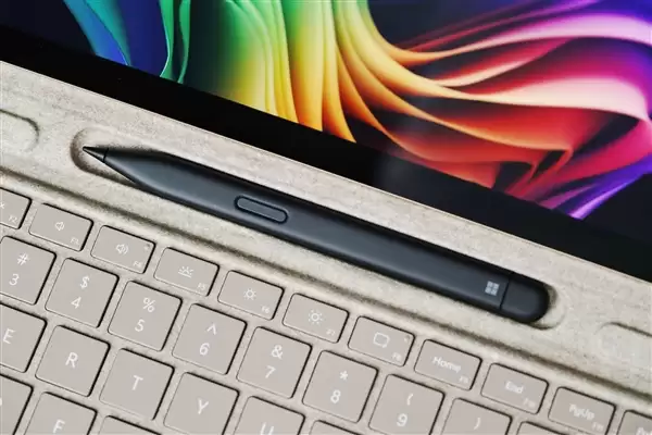 全能2合1 AI平板生产力拉满!全新13英寸Surface Pro图赏_wishdown.com 全能2合1 AI平板生产力拉满!全新13英寸Surface Pro图赏_wishdown.com
