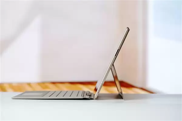 全能2合1 AI平板生产力拉满!全新13英寸Surface Pro图赏_wishdown.com 全能2合1 AI平板生产力拉满!全新13英寸Surface Pro图赏_wishdown.com