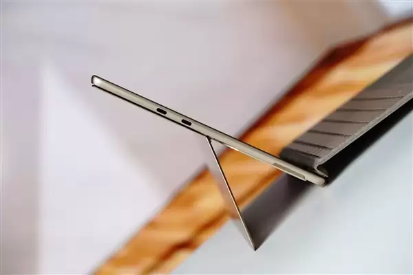 全能2合1 AI平板生产力拉满!全新13英寸Surface Pro图赏_wishdown.com 全能2合1 AI平板生产力拉满!全新13英寸Surface Pro图赏_wishdown.com