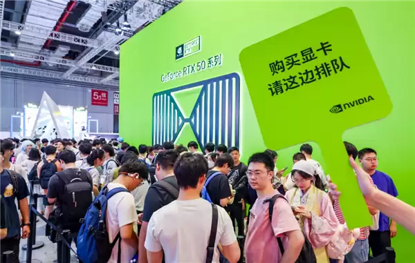 英伟达超大GPU空降BW展台 原价显卡排队抢 多款游戏定制卡亮相_wishdown.com 英伟达超大GPU空降BW展台 原价显卡排队抢 多款游戏定制卡亮相_wishdown.com