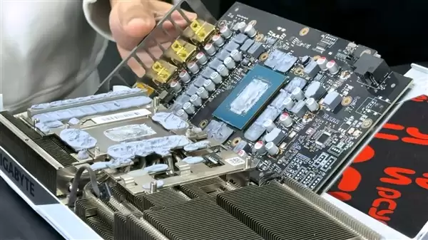 RTX 50系列显卡热点温度107°C!降频元凶找到了_wishdown.com RTX 50系列显卡热点温度107°C!降频元凶找到了_wishdown.com