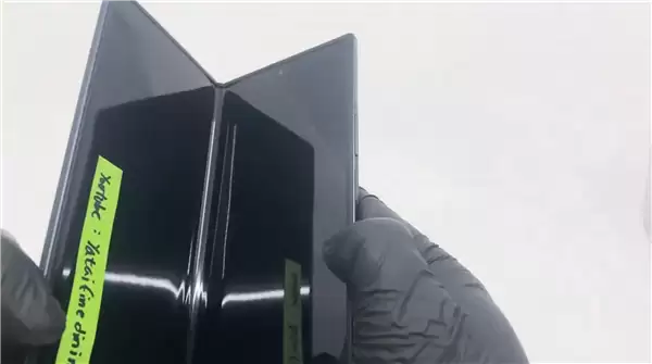 三星最强折叠屏 Galaxy Z Fold 8 Ultra 真机上手 折痕几乎不可见_wishdown.com 三星最强折叠屏!Galaxy Z Fold8 Ultra真机上手:折痕几乎看不见