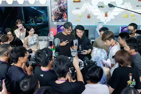 华硕主板点燃BW2026 ROG玩创宇宙引玩家狂欢_wishdown.com 华硕主板点燃BW2026 ROG玩创宇宙引玩家狂欢_wishdown.com