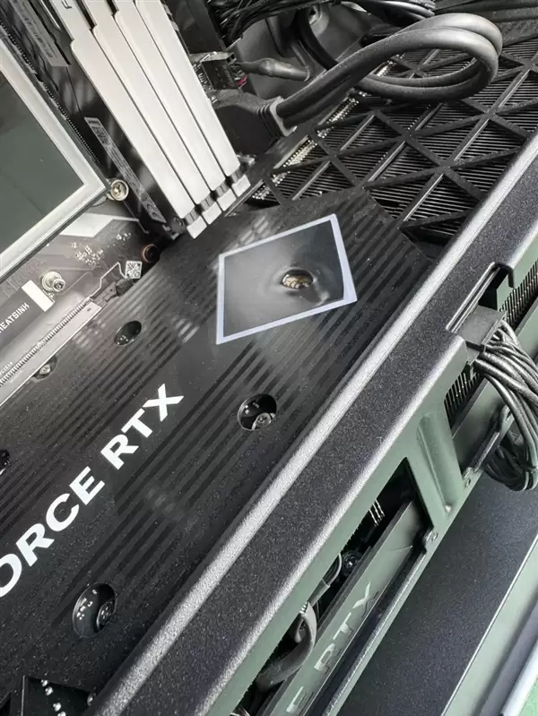 RGB�����쳣���£�RTX�Կ�����ֱ���ڻ���