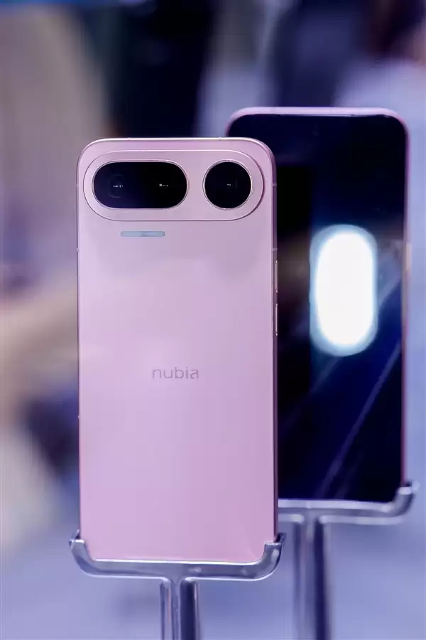 全球首款AI智能体手机 努比亚NaviX Ultra核心规格揭晓:骁龙8E5、7100mAh大电池_wishdown.com 全球首款AI智能体手机 努比亚NaviX Ultra核心规格揭晓:骁龙8E5、7100mAh大电池_wishdown.com