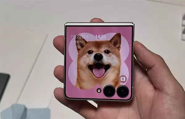 三星Galaxy Z Fold8系列安卓首款阔折叠旗舰手机上手体验_wishdown.com 安卓首款阔折叠 三星Galaxy Z Fold8系列上手体验