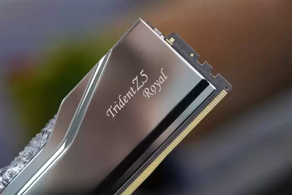 DDR5内存价格暴涨448% 令DIY装机愈发困难_wishdown.com DIY装机越来越不现实:DDR5价格飙至去年7月的448%!所有型号都在涨