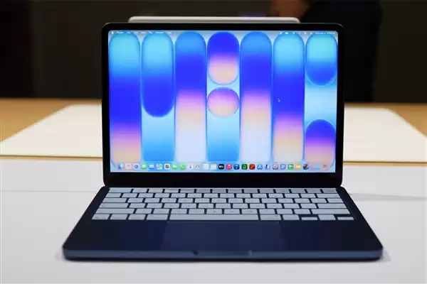 ƻ������CEO�ٵ����죡MacBook Neo���ɹ�������ƻ������ʼǱ�