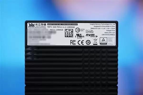 4K随机读写3300K IOPS、双重加密!长江存储PE511 12.8TB企业级SSD图赏_wishdown.com 4K随机读写3300K IOPS、双重加密!长江存储PE511 12.8TB企业级SSD图赏_wishdown.com