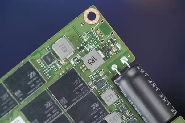 4K随机读写3300K IOPS、双重加密!长江存储PE511 12.8TB企业级SSD图赏_wishdown.com 4K随机读写3300K IOPS、双重加密!长江存储PE511 12.8TB企业级SSD图赏_wishdown.com
