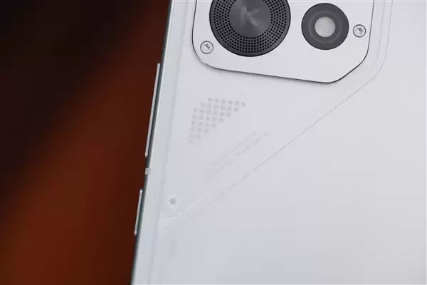 自带散热风扇、IP69防水!OPPO K15图赏_wishdown.com 自带散热风扇、IP69防水!OPPO K15图赏_wishdown.com