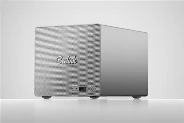 ����¿�ME Pro NAS������׷�4795Ԫ����������AI 9 HX 470