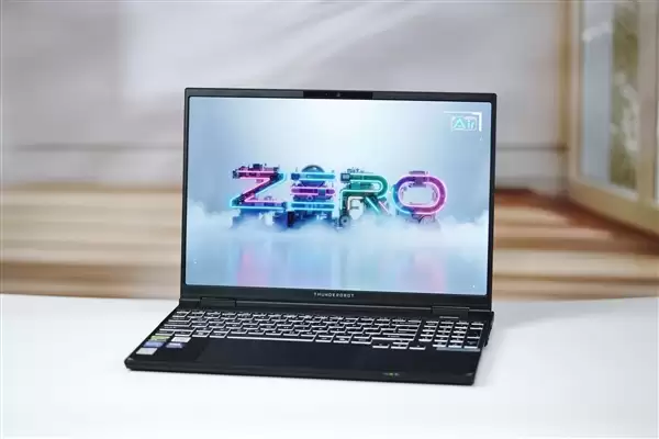 ����Zero Air 15�ʼǱ�ͼ�� ���س���PC42Q���ٹ�̬Ӳ��