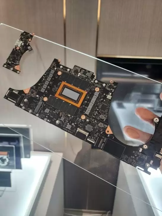 Ӣΰ���׿�Windowsר��RTX Spark������ʵ���ع� ���Կ���CPU��8�ڴ�