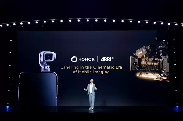 荣耀Robot Phone预约量突破20万台,超越历代旗舰产品_wishdown.com 荣耀Robot Phone全渠道预约量已突破20万台:超历代旗舰产品