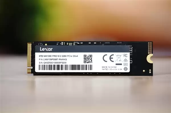雷克沙NM1090 Pro 8TB SSD疾速14400MB/s图赏_wishdown.com 疾速14400MB/s!雷克沙NM1090 Pro 8TB SSD图赏