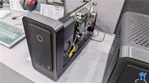 索泰发布全球最小桌面级RTX 5080迷你电脑_wishdown.com 全球最小!索泰发布搭载桌面级RTX 5080迷你电脑