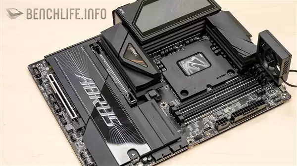 �����׿�Z990��������8-pin����Ϊ52�����������·