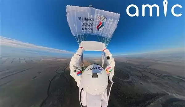 自由落体速度达到503km/h 俄罗斯男子创平流层跳伞世界纪录_wishdown.com 自由落体速度达到503km/h 俄罗斯男子创平流层跳伞世界纪录_wishdown.com
